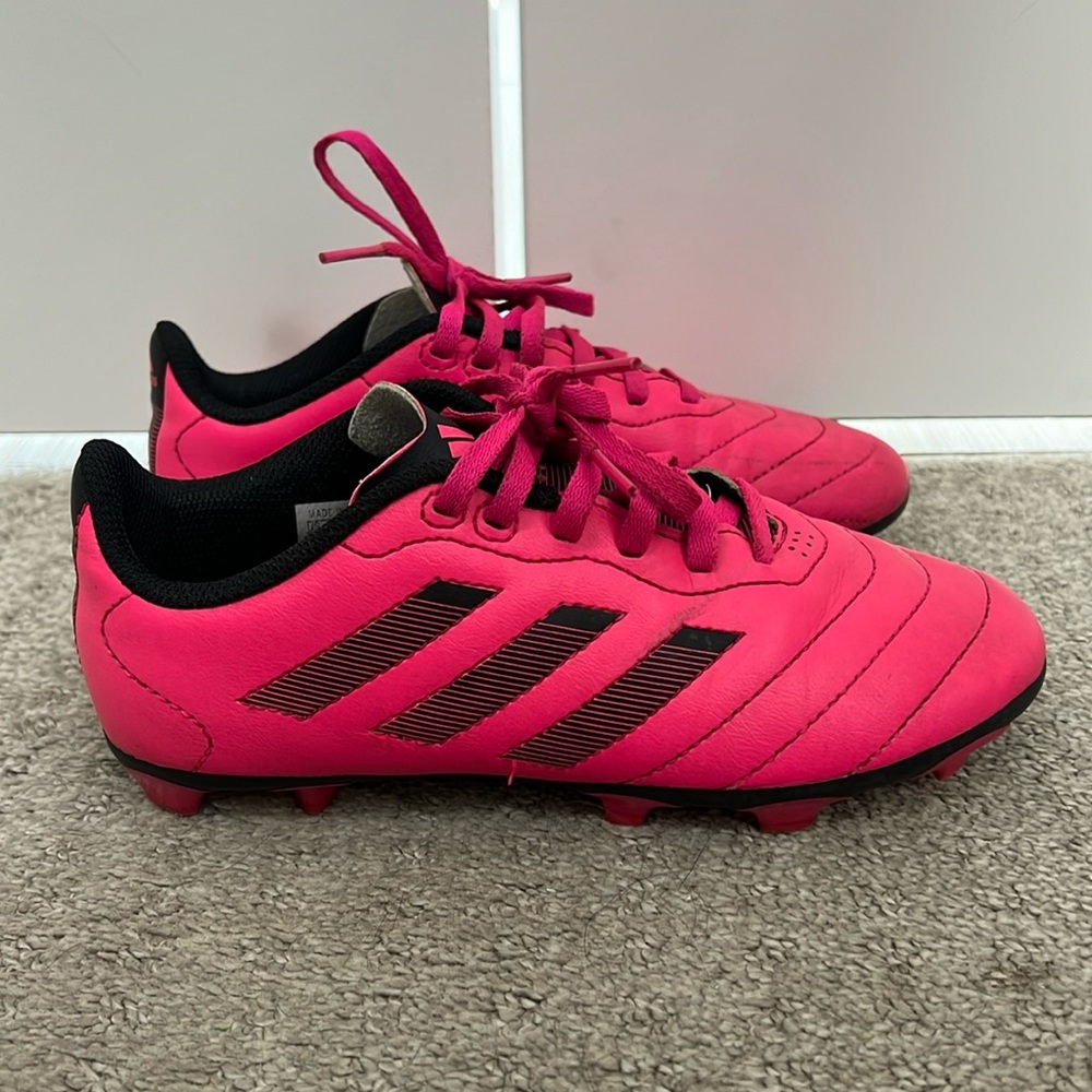 Kids Adidas cleats, size 2.5